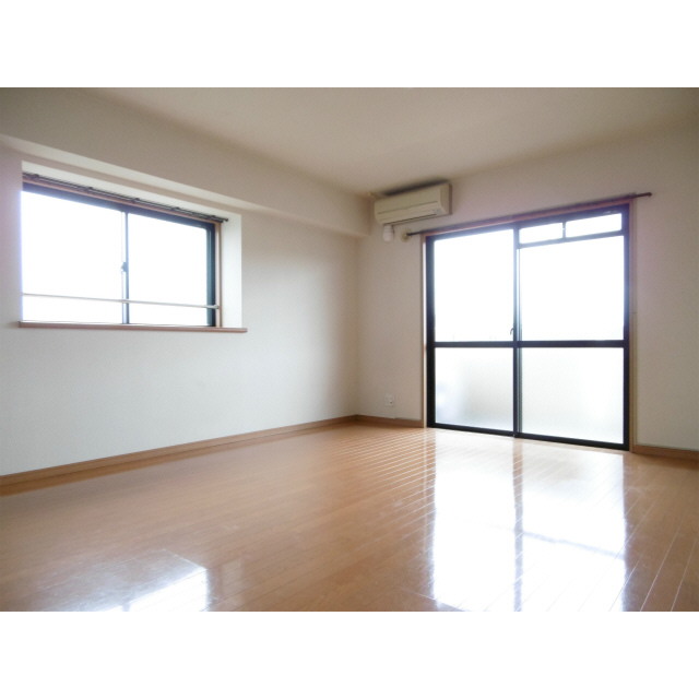 居室・リビング　14帖の広いリビング♪