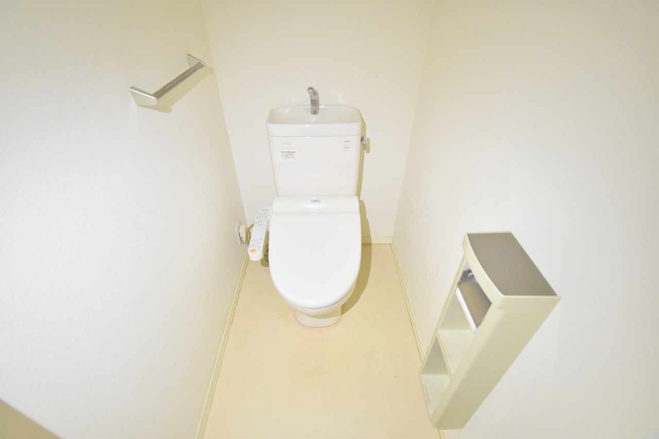 トイレ　ウォシュレット付きです。