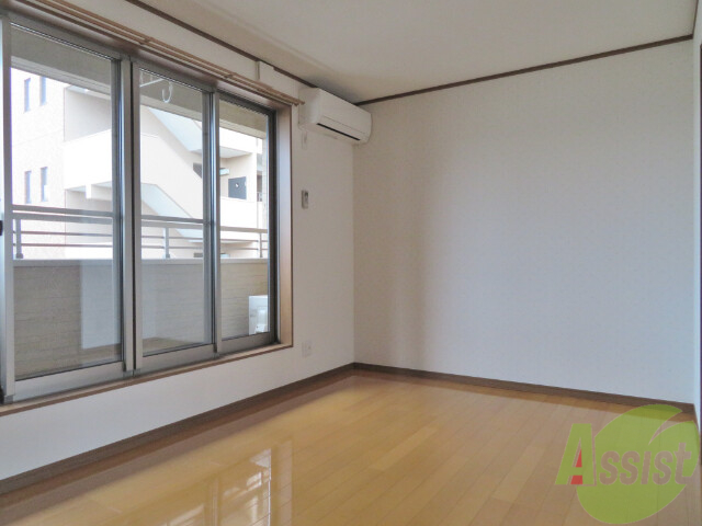 その他部屋・スペース　寝室は２階にございました。ベッドもゆったり置けそうです。