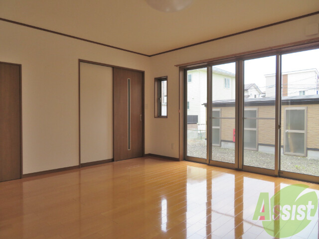 居室・リビング　１６帖ある広々としたリビングです。ゆったりできていいですね。