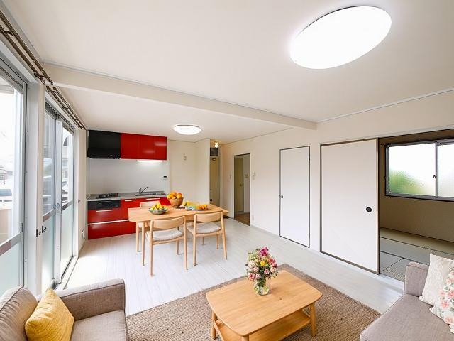 居室・リビング　CGで家具等を配置したもので家具等は含まれません