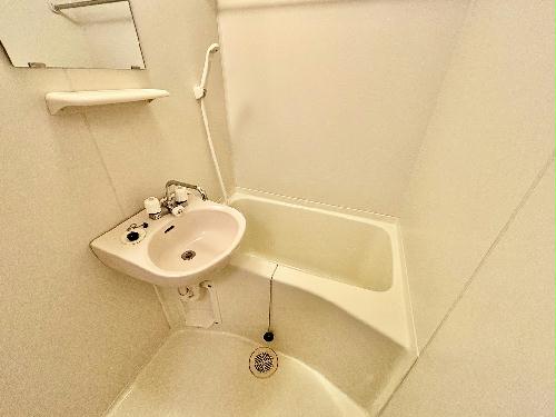 バス・シャワールーム　設備・仕様は号室により異なる為、現状を優先いたします。