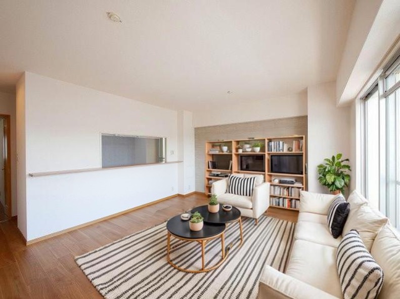 居室・リビング　CGで家具等を配置したもので家具等は含まれません。