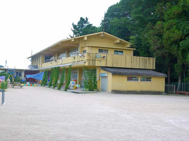幼稚園・保育園　木津川市立相楽幼稚園（幼稚園・保育園）まで2428m