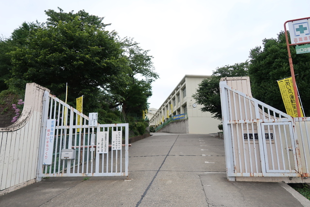 中学校　所沢市立山口中学校（中学校）まで1500m