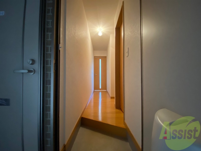 玄関　玄関の様子です。明るい印象ですね。気分もあがりそう。