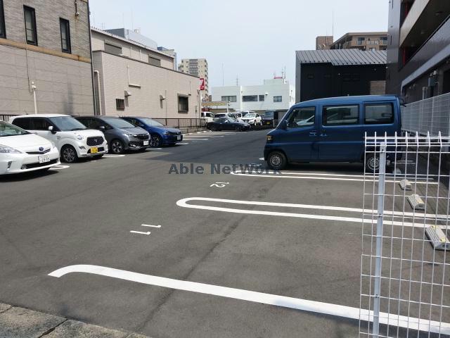駐車場　駐車場