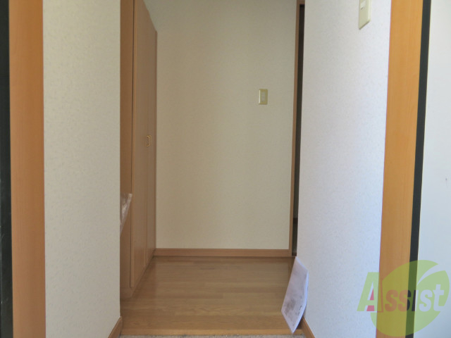 玄関　玄関の様子です。明るい印象ですね。気分もあがりそう。