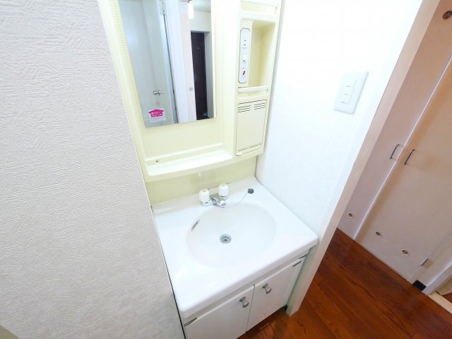 洗面設備　使いやすい洗面所です