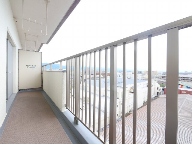 バルコニー　お洗濯にも便利なバルコニー付き