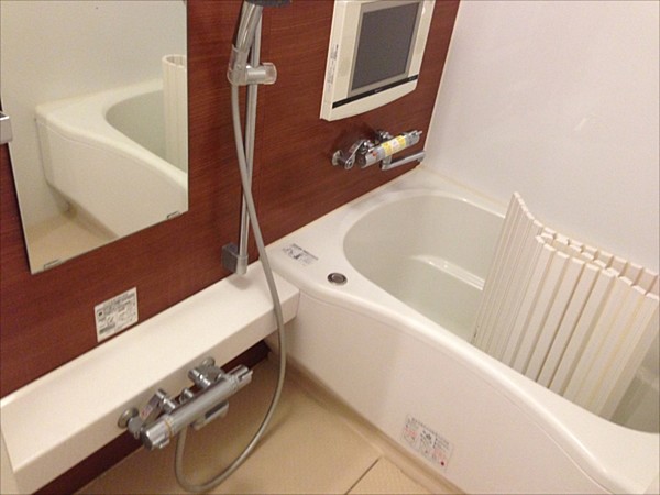 バス・シャワールーム　※別部屋の参考写真です。