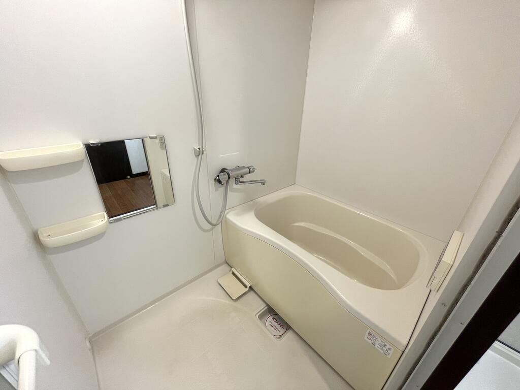 バス・シャワールーム　浴室乾燥機付きのバスルーム♪