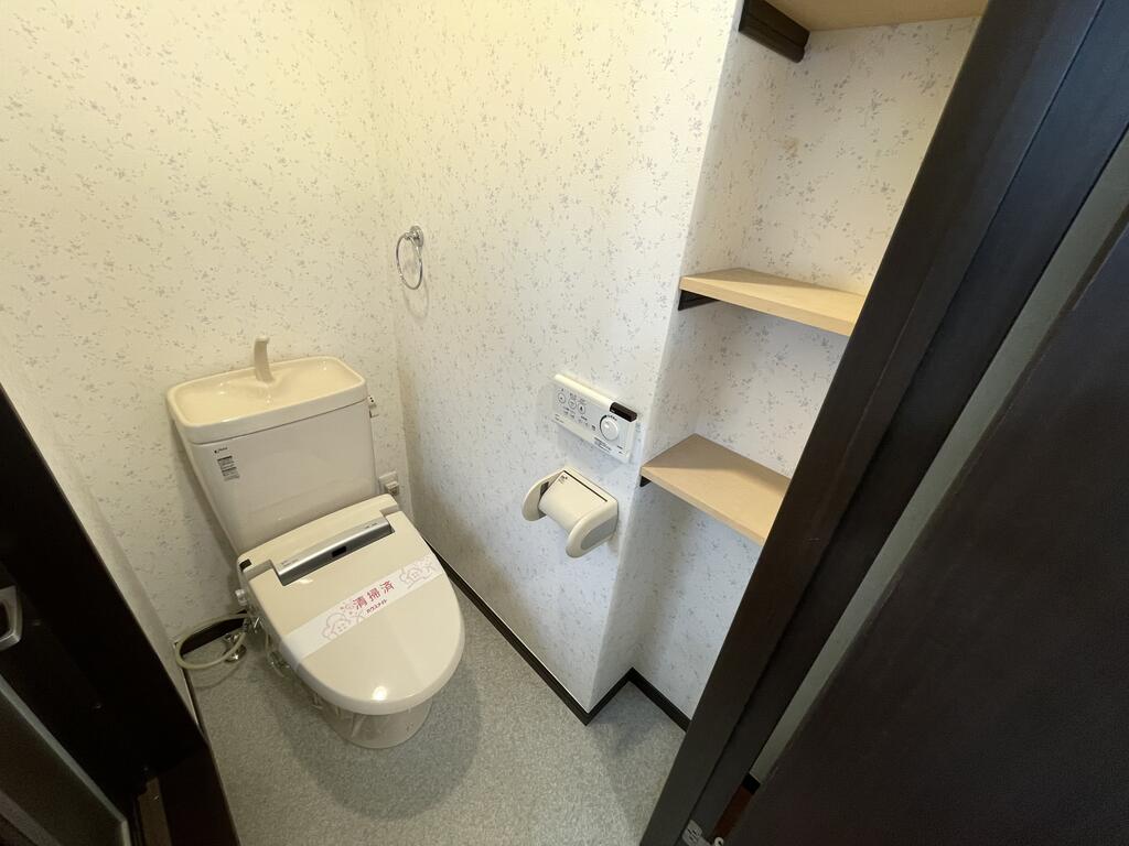 トイレ　洗浄便座です。