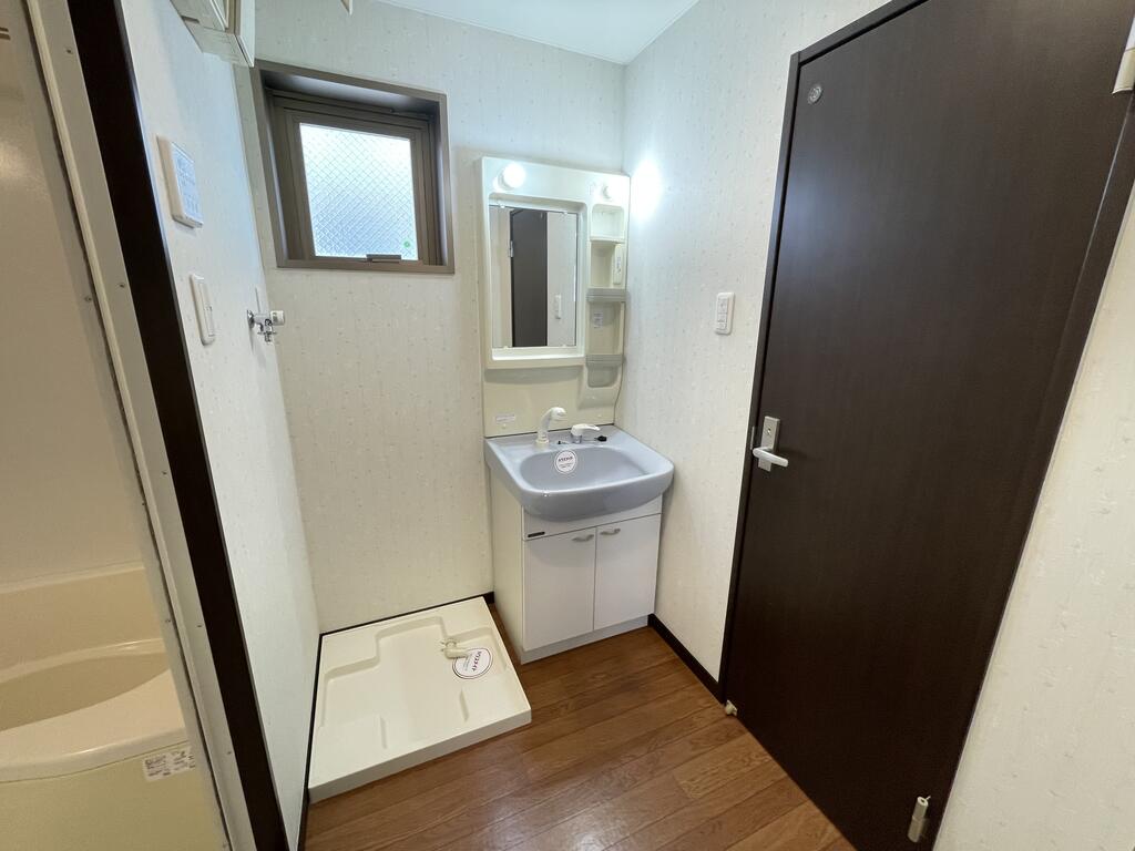 洗面設備　身支度に便利な洗髪洗面化粧台♪