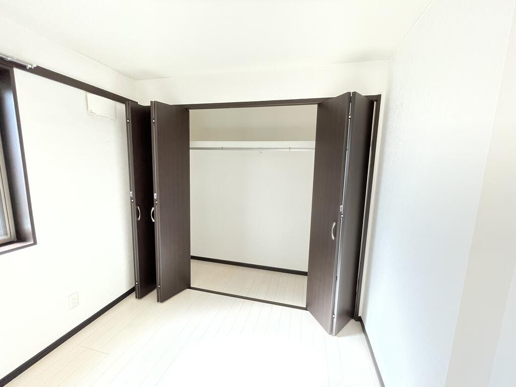 収納　洋室のクローゼットです♪