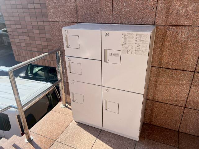 エントランス　宅配ボックス
