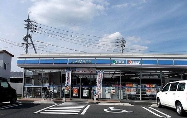 コンビニ　ローソン松江ガーデンコート店（コンビニ）まで800m