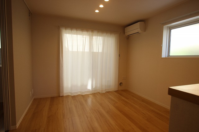 居室・リビング　類似物件の類似写真