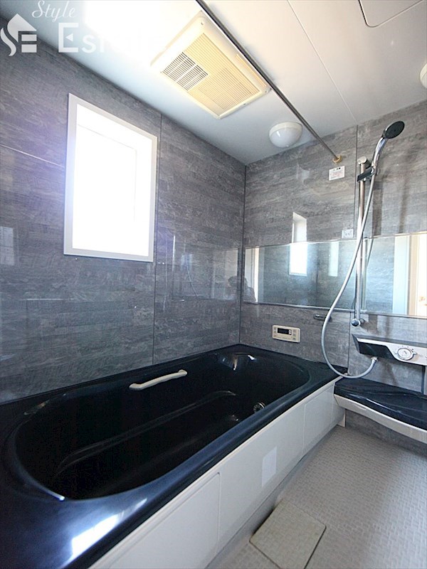 バス・シャワールーム　バスルーム