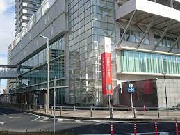 銀行　三菱ＵＦＪ銀行半田支店（銀行）まで803m