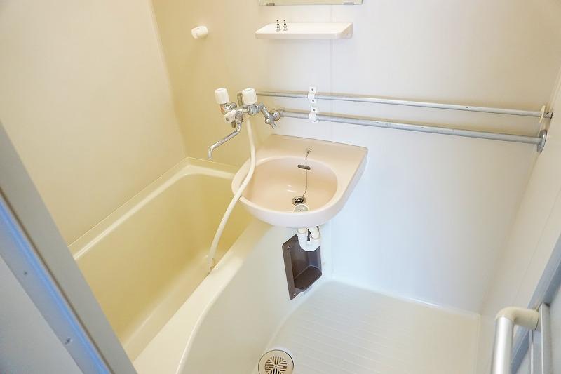 バス・シャワールーム　浴室