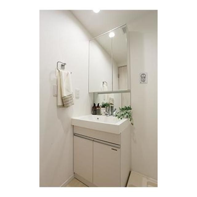洗面設備　※写真は同タイプ住戸です。
