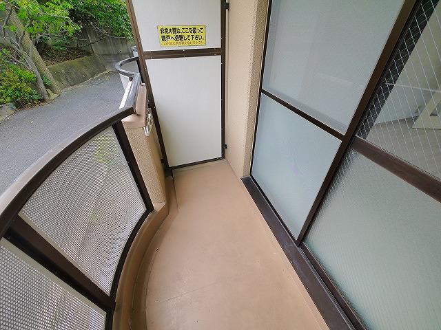 バルコニー　暖かな日差しのふりそそぐバルコニー