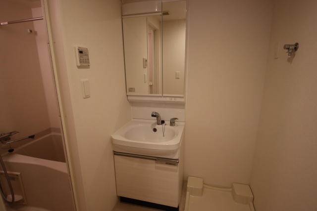 洗面設備　※別室の参考写真の為、現況優先です。