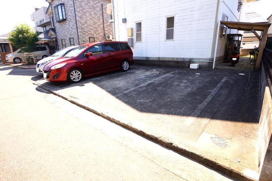 駐車場　駐車場