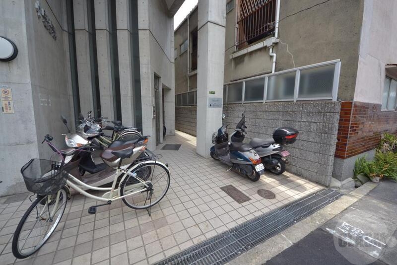 エントランス　綺麗な入口部分