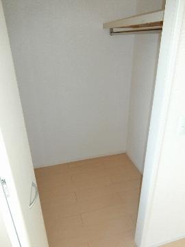 グランドソレイユ　収納　ウォ―クインクローゼット