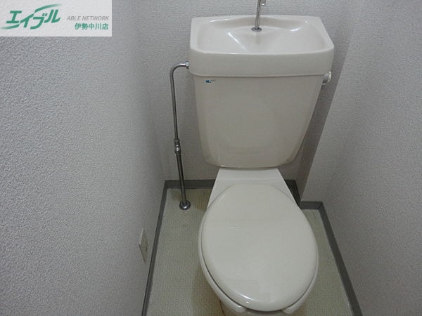 トイレ　同タイプの部屋写真です