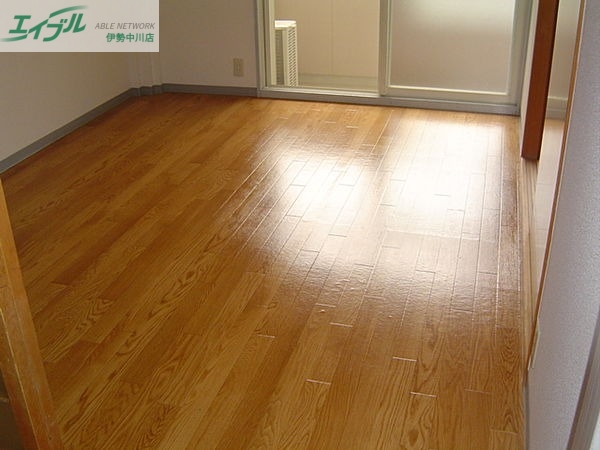 居室・リビング　同タイプの部屋写真です