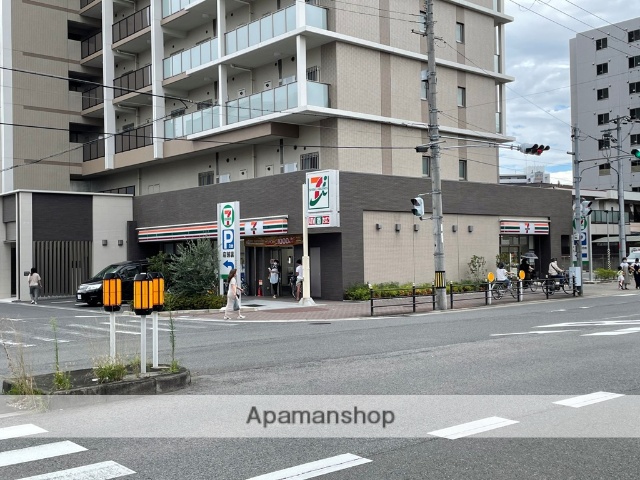 コンビニ　セブンイレブン（コンビニ）まで205m