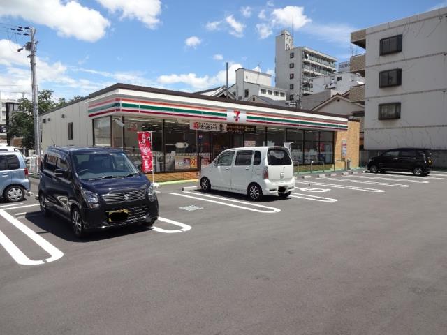 コンビニ　セブンイレブン（コンビニ）まで167m