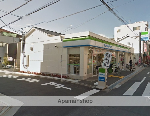 コンビニ　ファミリーマート（コンビニ）まで379m