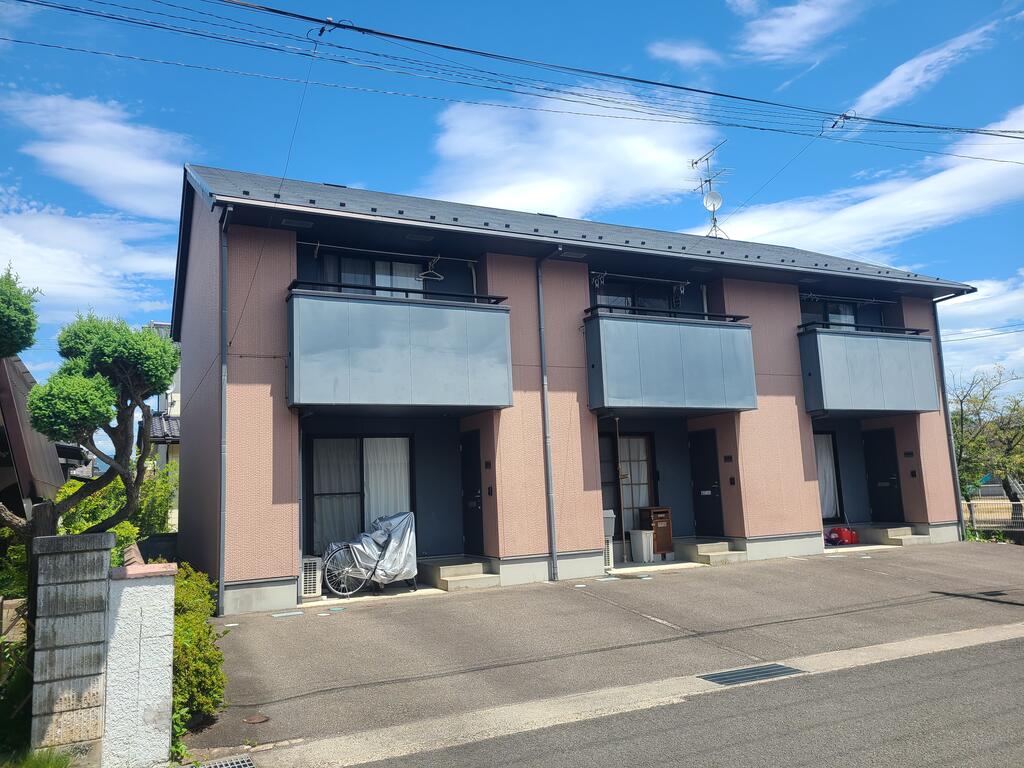 駐車場　敷地内２台無料