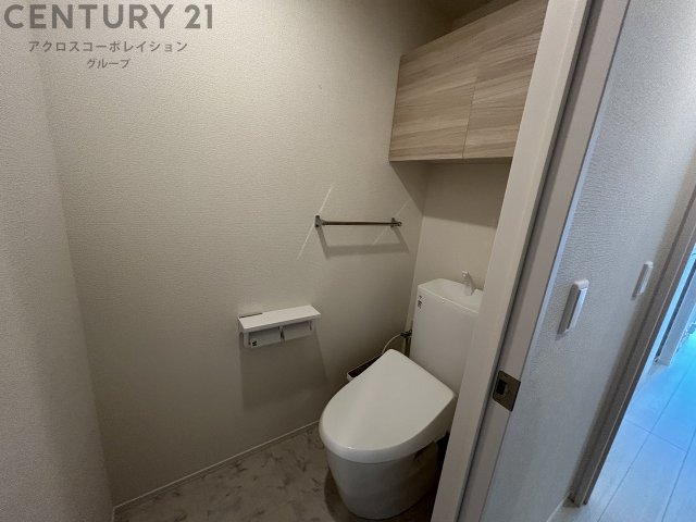 トイレ　温水洗浄暖房便座付きです！