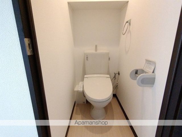 東急目黒線 洗足駅 徒歩5分 3階建 築13年のトイレ写真