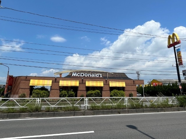 飲食店　マクドナルド２３号岸岡店（飲食店）まで214m
