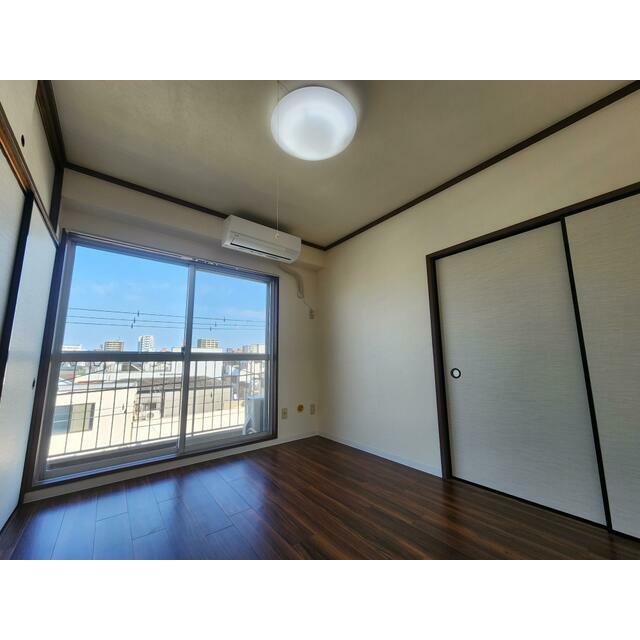 居室・リビング　※同物件の別部屋の写真です※