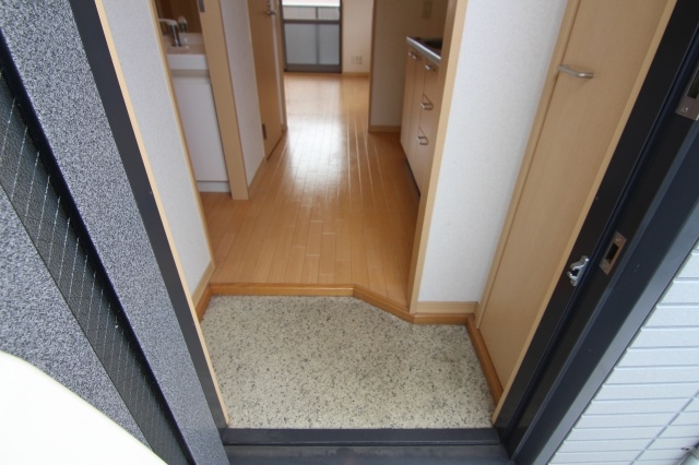 玄関　別のお部屋の参考写真となります
