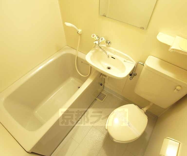 バス・シャワールーム　３点ユニットのタイプです。