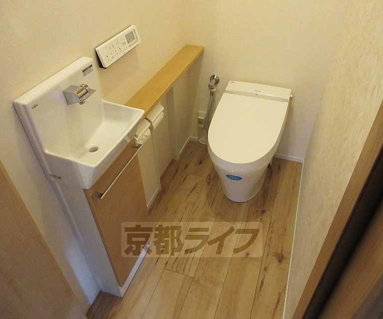 トイレ　ウォシュレットなどがついたトイレです！