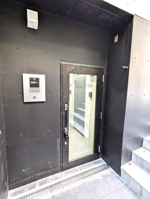 エントランス　オートロックついてます♪