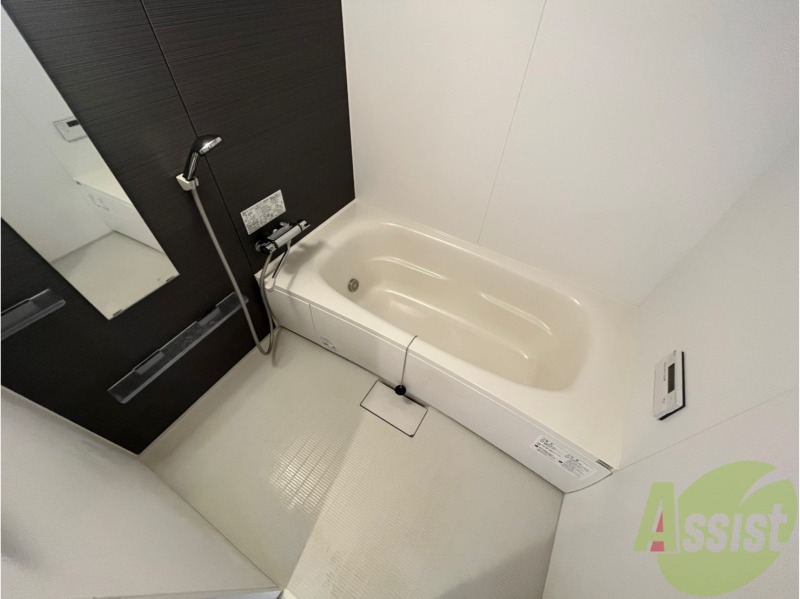 バス・シャワールーム　お風呂になります。一日の疲れを癒してくださいね。