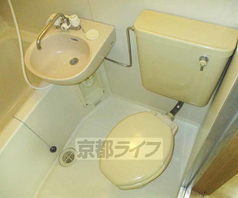 トイレ　ダイニングキッチンです。