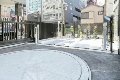 駐車場　★《見学予約受け付け中》設備充実のハイグレード賃貸マンション