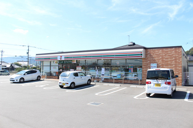 スーパー　セブン-イレブン大分里３丁目店（スーパー）まで320m