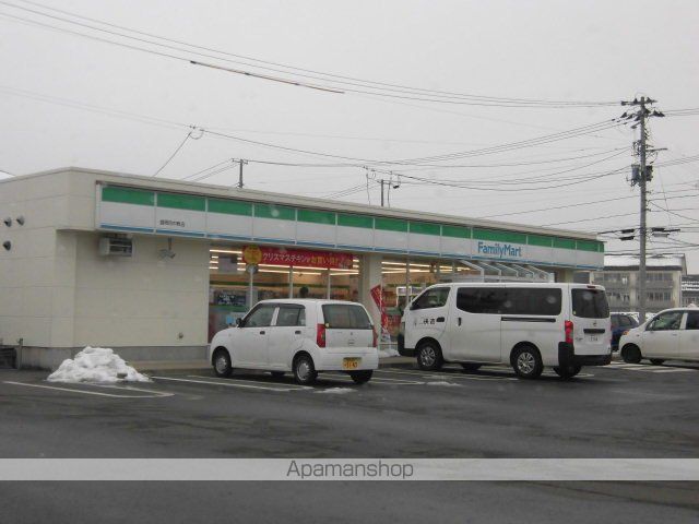 コンビニ　ファミリーマート（コンビニ）まで430m